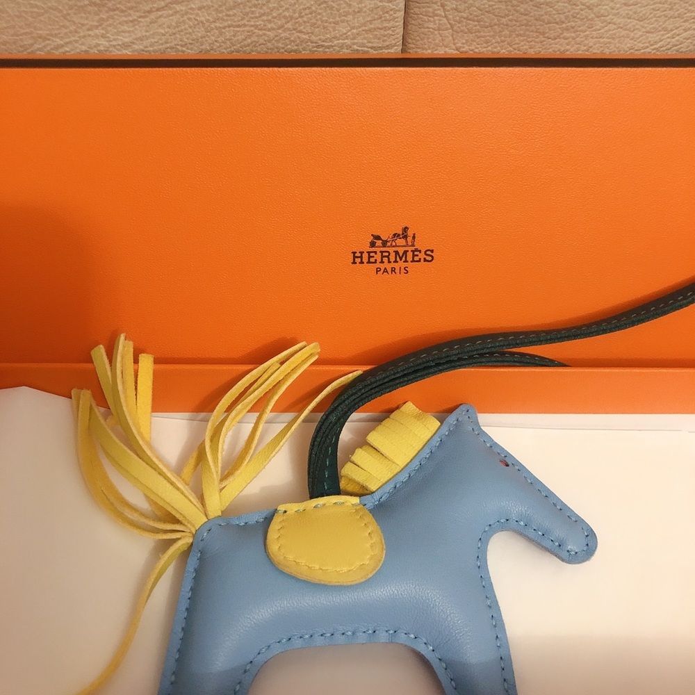 Authentic Hermes Rodeo - Picture 2 of 4